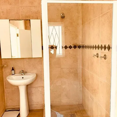 Hermanus 3 Bed Home King Bed With Pool Walk To Sea Exterior photo